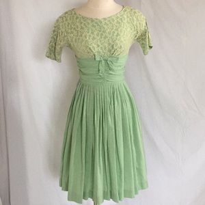 Vintage 50’s green lace/rayon dress
